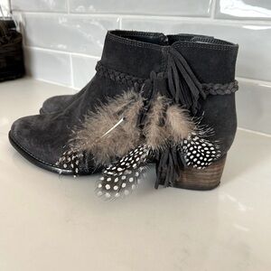 NWOT Boots